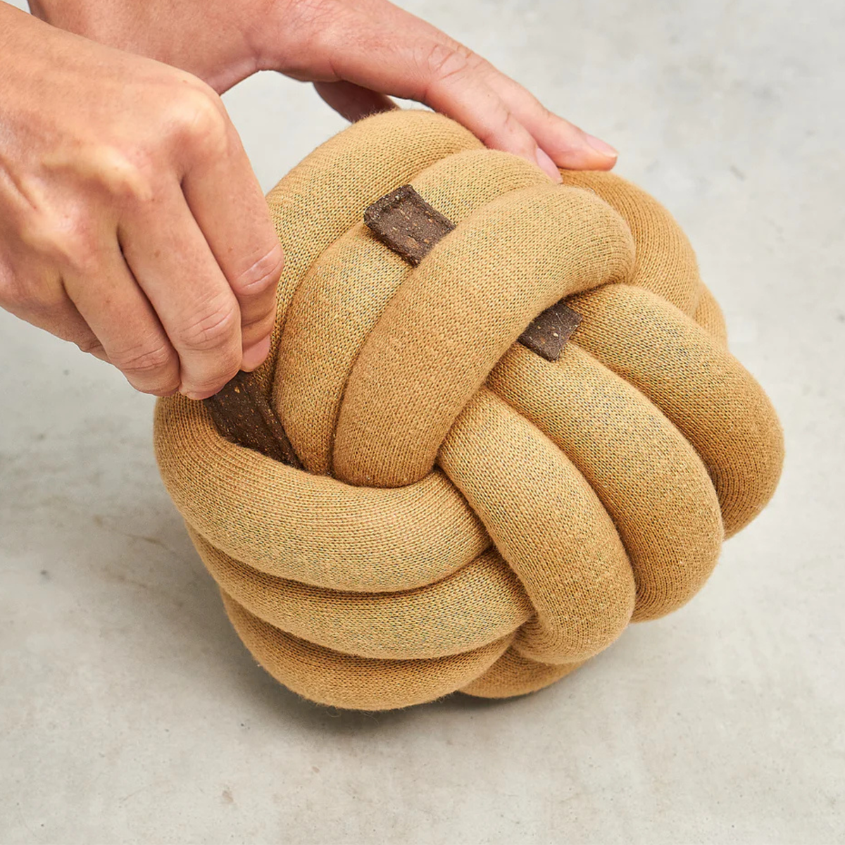 Tubo Beschäftigungsspielzeug Curry